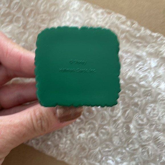 Hallmark “Waitin’ on Santa” Winnie the Pooh Keepsake ornament ©️Disney 1997 - Picture 12 of 15